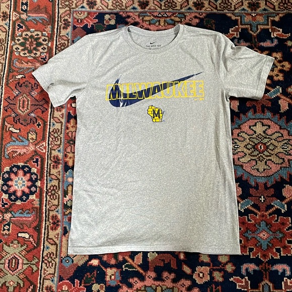 Size Sm Milwaukee Brewers dri-fit Nike tee - Picture 1 of 2